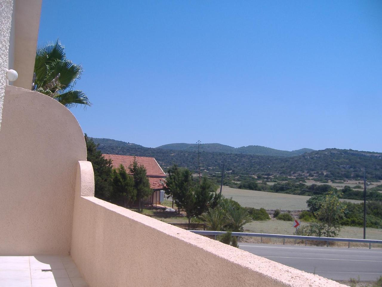 Theresa Hotel At Karpaz Peninsula Agia Trias エクステリア 写真